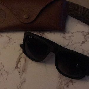 Ray-Ban unisex sunglasses
